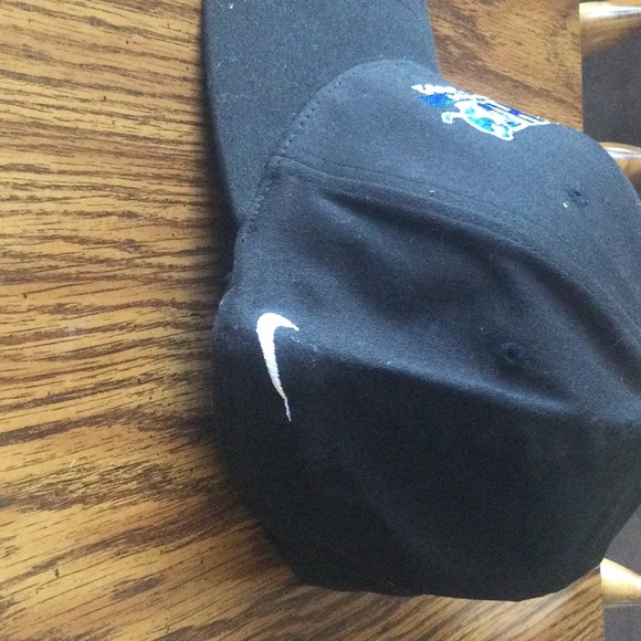 Nike, University of Michigan Hockey 2002 CCHA Championship hat - Picture 2 of 3